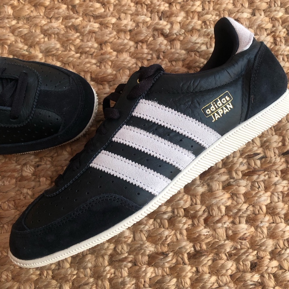 New: adidas Japan Sneakers. Size 9 - Picture 4 of 16